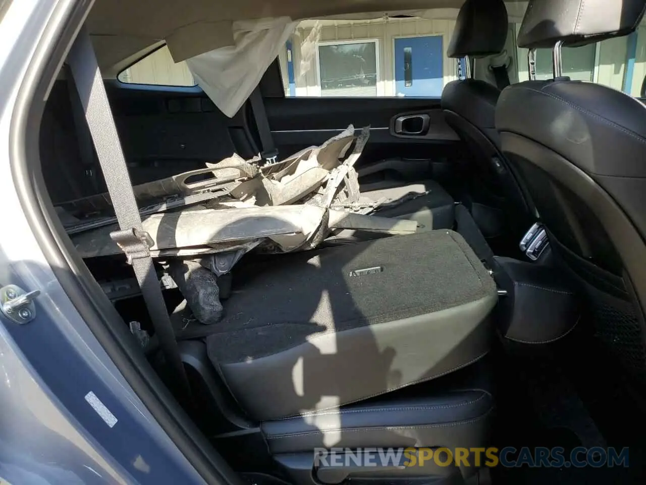 11 Photograph of a damaged car 5XYRHDLF2PG183784 KIA SORENTO 2023