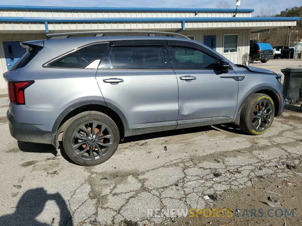 3 Photograph of a damaged car 5XYRHDLF2PG183784 KIA SORENTO 2023