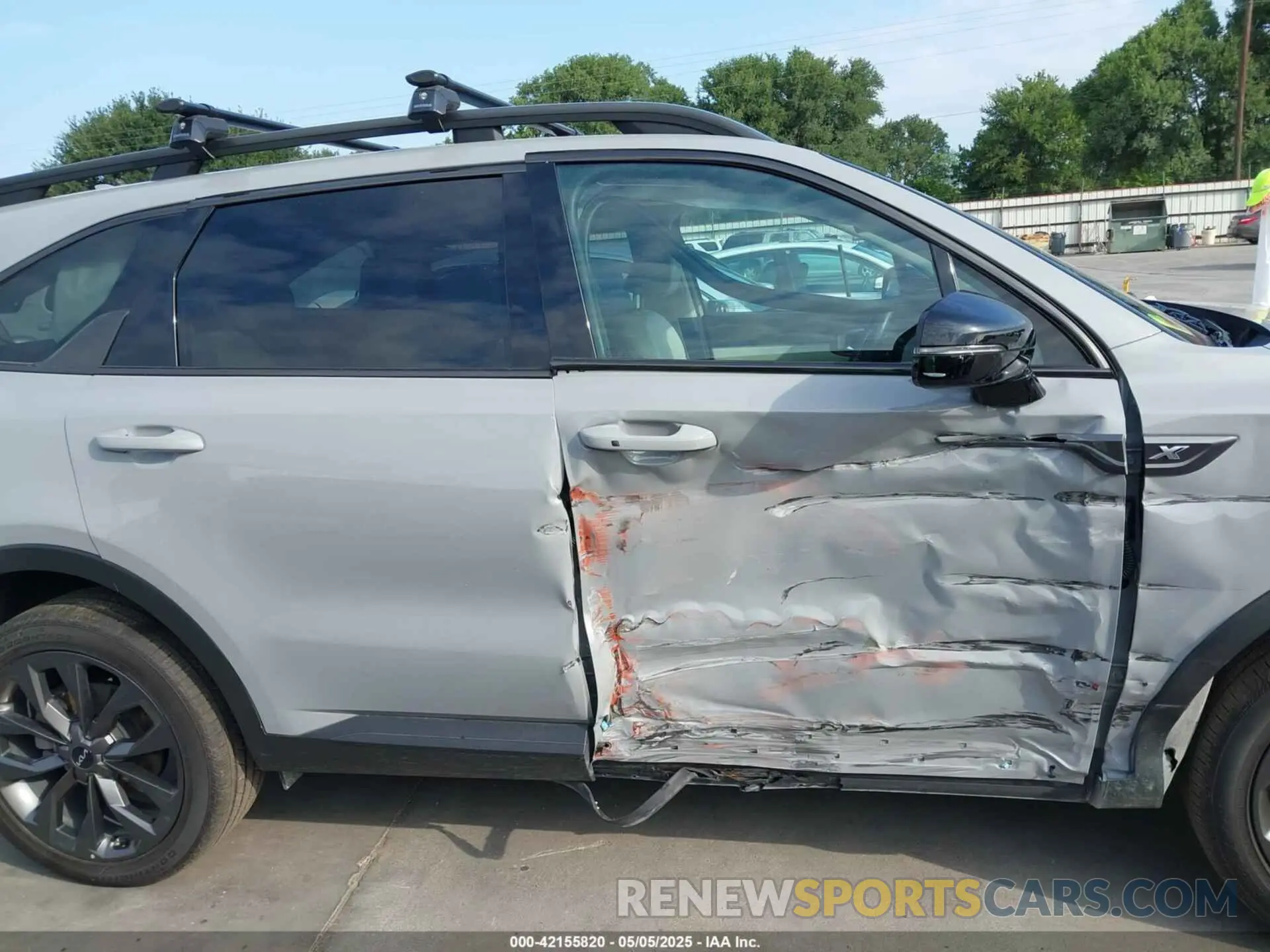 13 Photograph of a damaged car 5XYRHDLF8PG224368 KIA SORENTO 2023