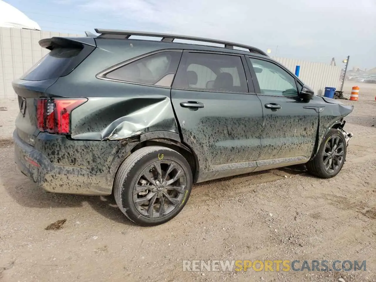 3 Photograph of a damaged car 5XYRHDLF9PG227246 KIA SORENTO 2023