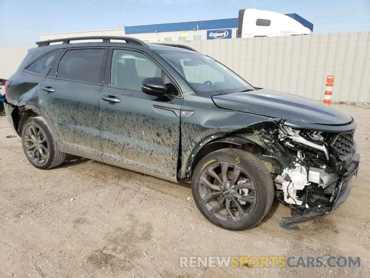 4 Photograph of a damaged car 5XYRHDLF9PG227246 KIA SORENTO 2023