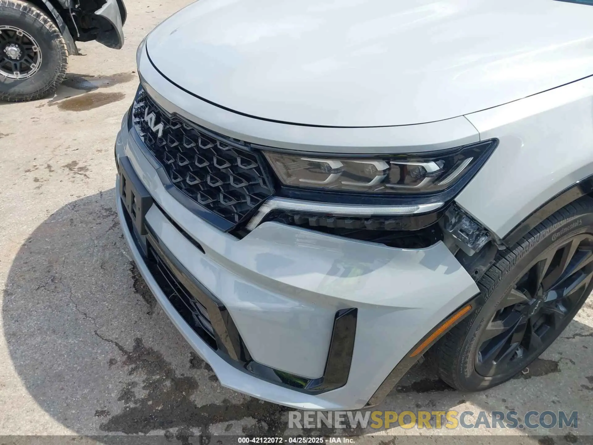 6 Photograph of a damaged car 5XYRK4LF2PG215411 KIA SORENTO 2023
