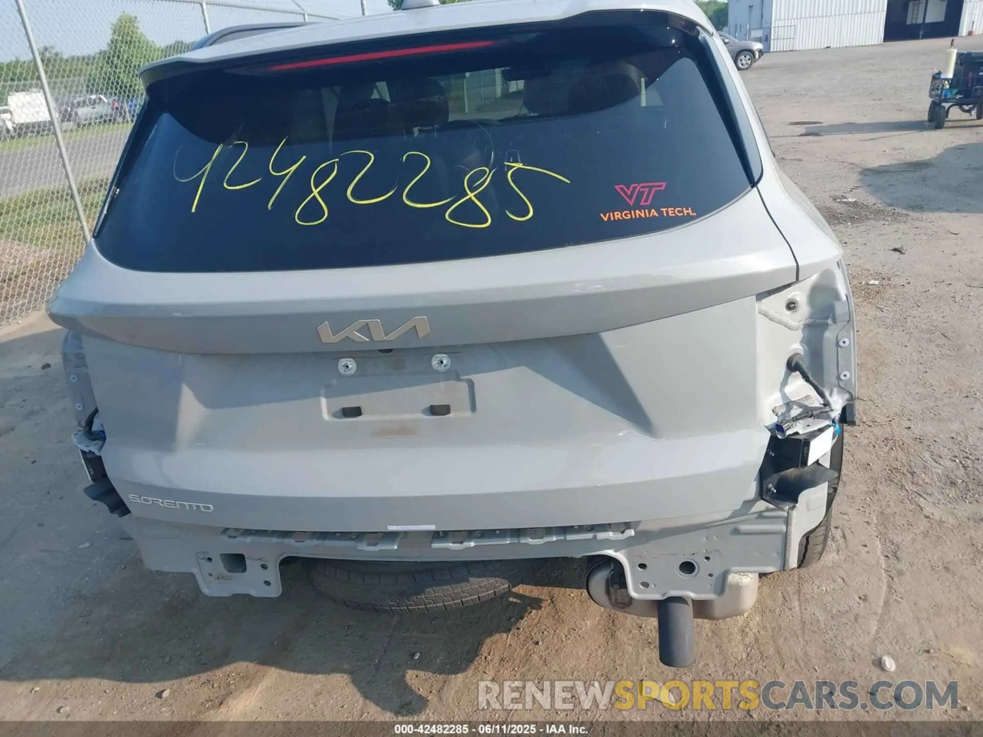 6 Photograph of a damaged car 5XYRK4LF3PG172102 KIA SORENTO 2023