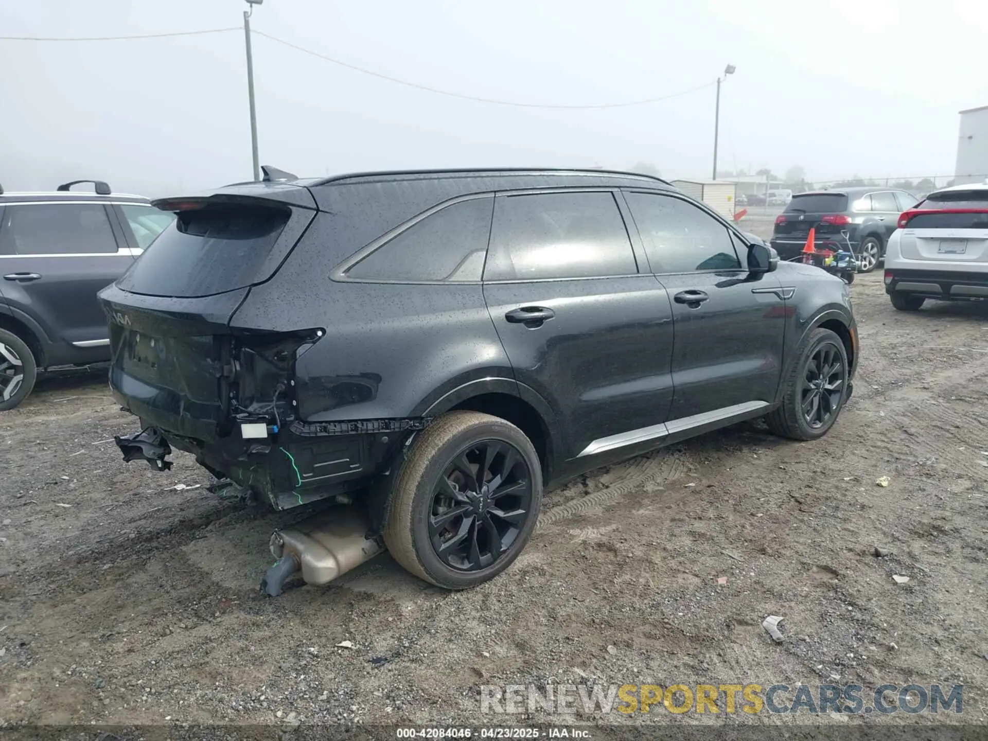 4 Photograph of a damaged car 5XYRK4LF3PG211044 KIA SORENTO 2023