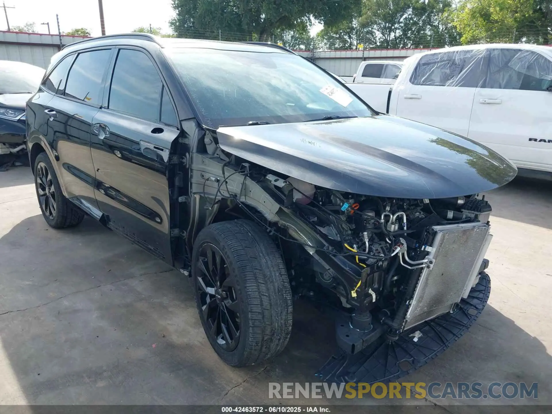 1 Photograph of a damaged car 5XYRK4LFXPG202339 KIA SORENTO 2023