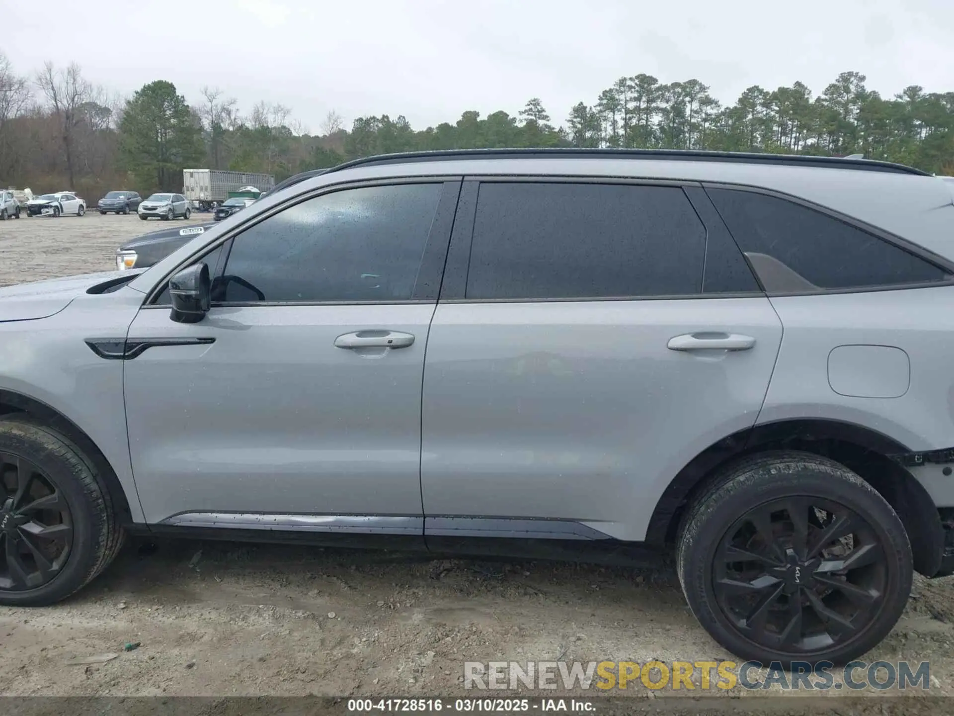 15 Photograph of a damaged car 5XYRKDLF0PG220283 KIA SORENTO 2023