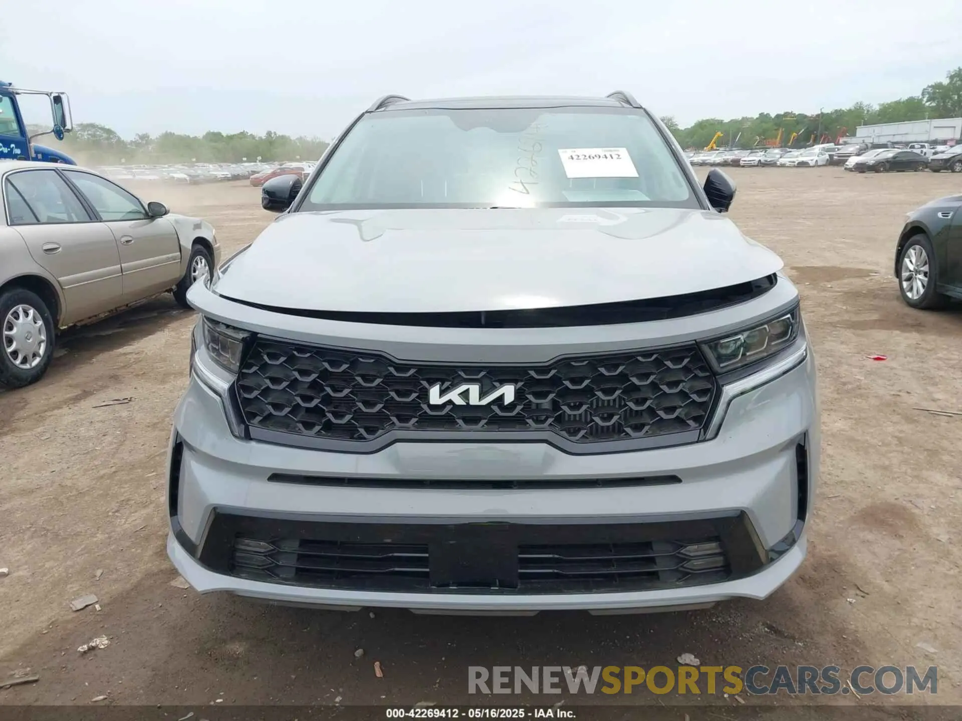 13 Photograph of a damaged car 5XYRKDLF0PG227203 KIA SORENTO 2023
