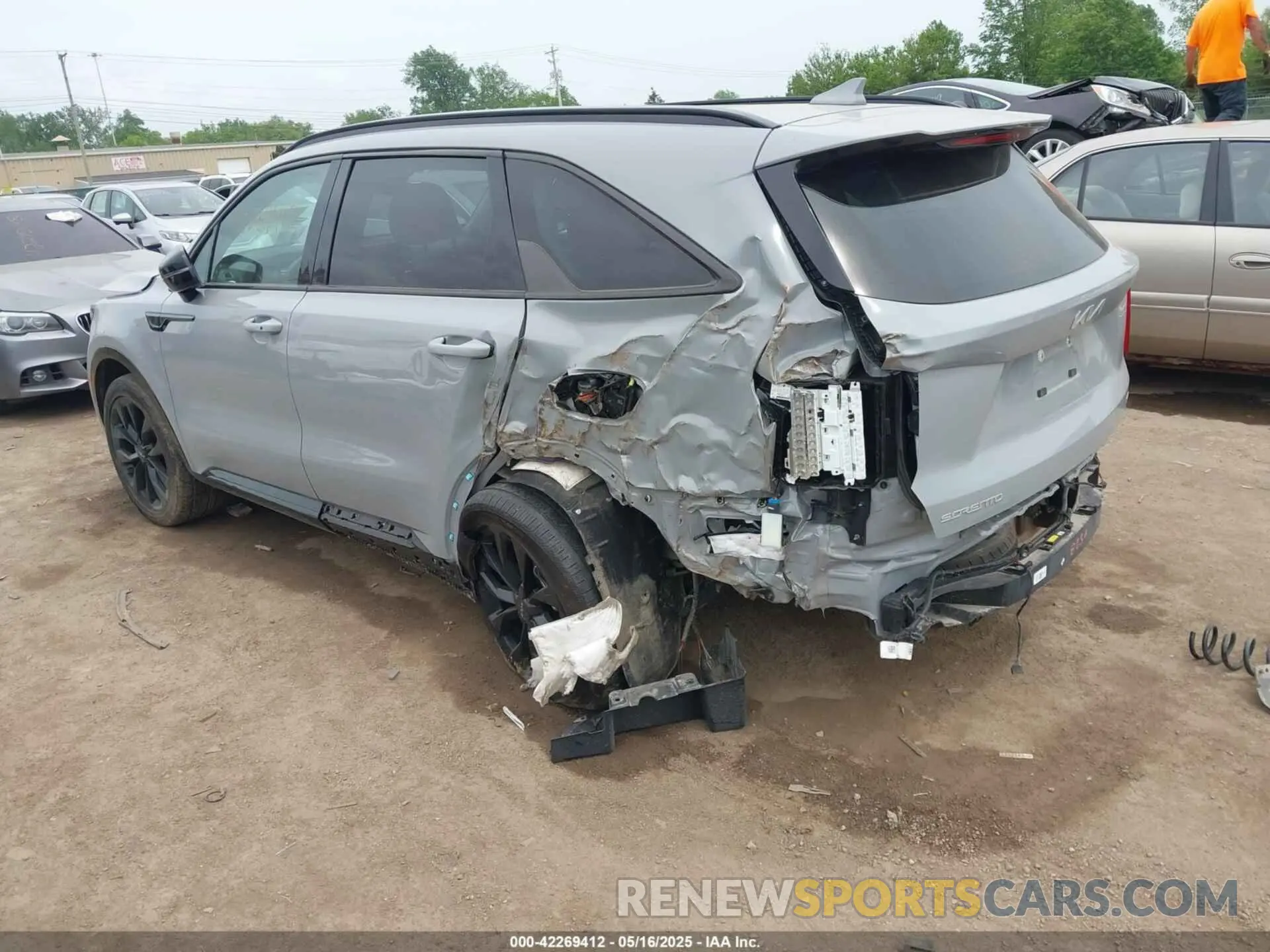 3 Photograph of a damaged car 5XYRKDLF0PG227203 KIA SORENTO 2023