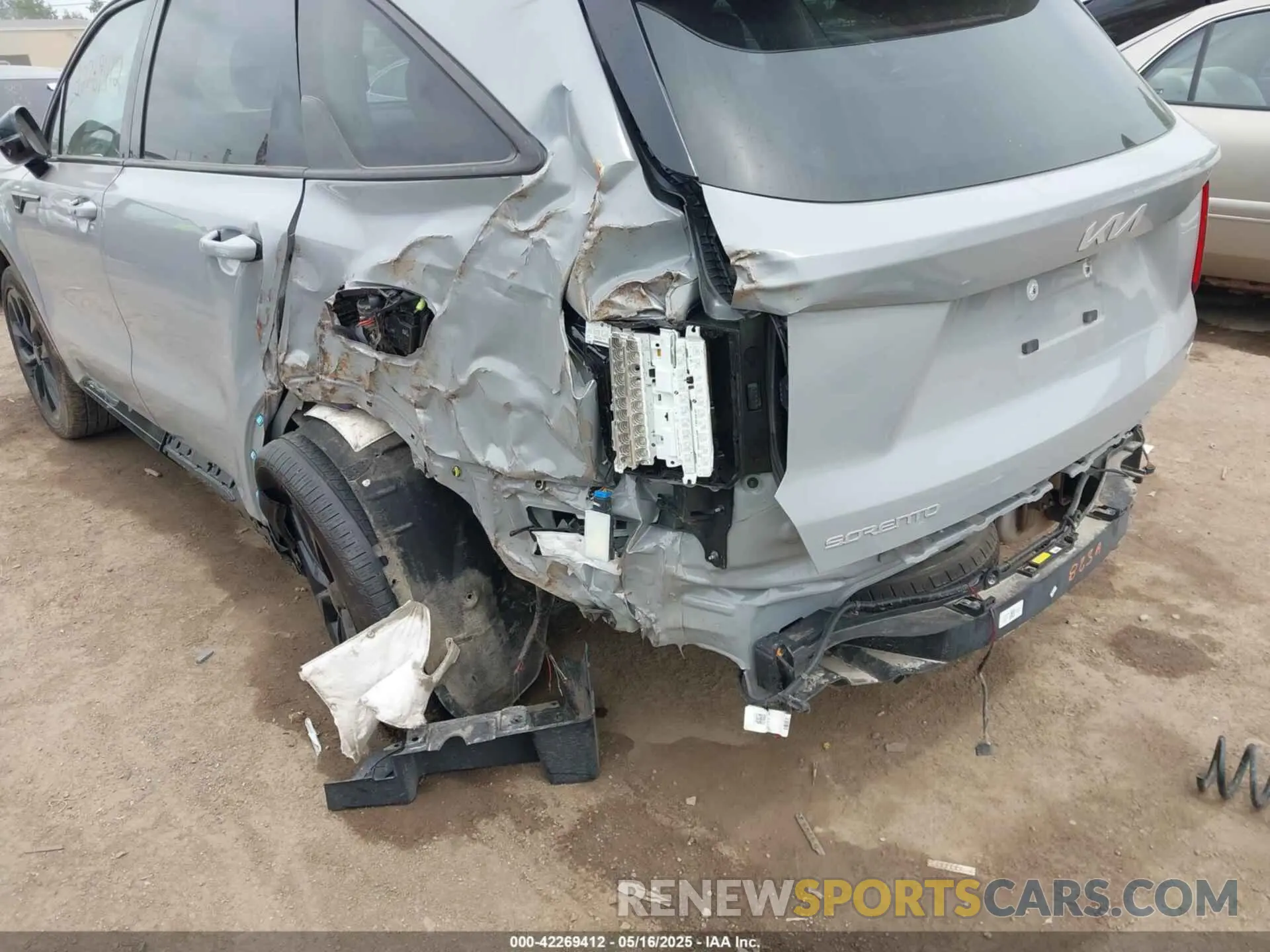 6 Photograph of a damaged car 5XYRKDLF0PG227203 KIA SORENTO 2023