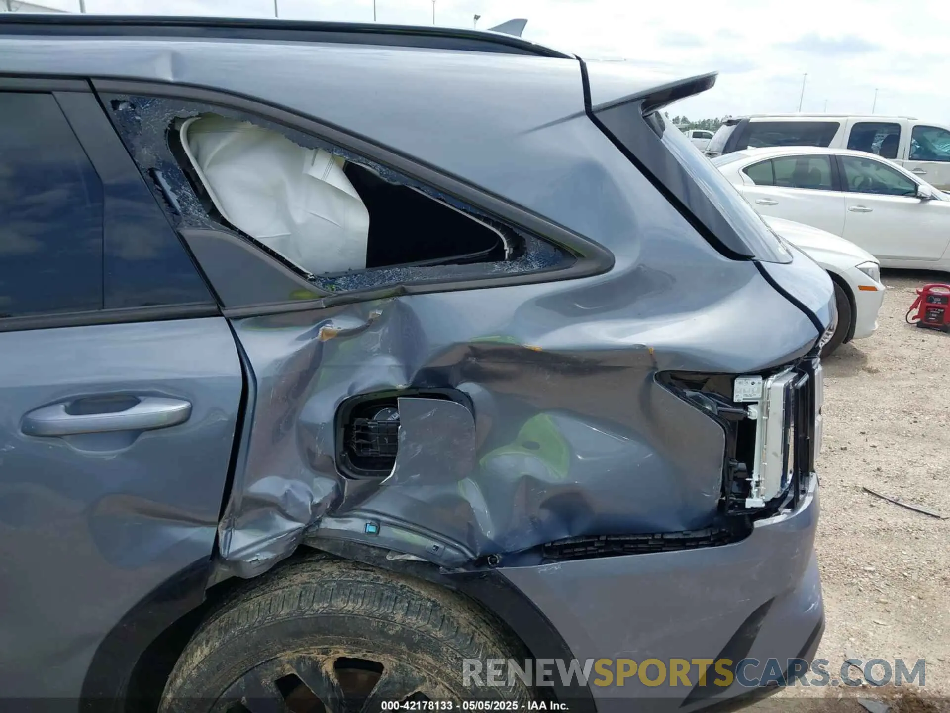 6 Photograph of a damaged car 5XYRKDLF1PG200530 KIA SORENTO 2023