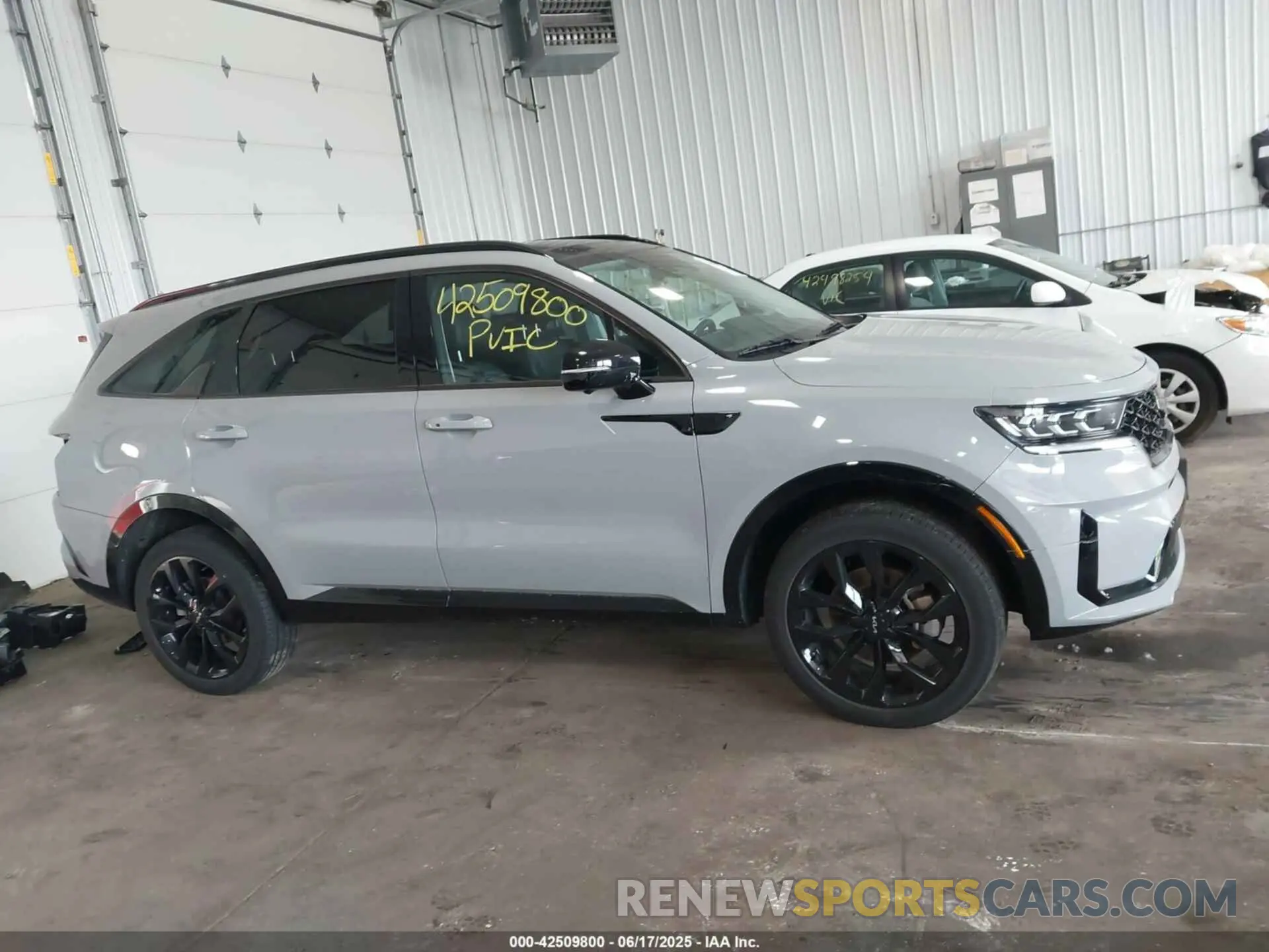 13 Photograph of a damaged car 5XYRKDLF1PG208689 KIA SORENTO 2023