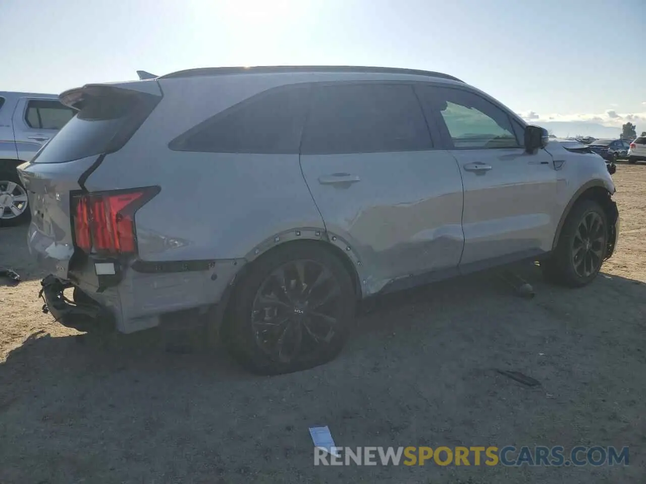 3 Photograph of a damaged car 5XYRKDLF2PG203596 KIA SORENTO 2023