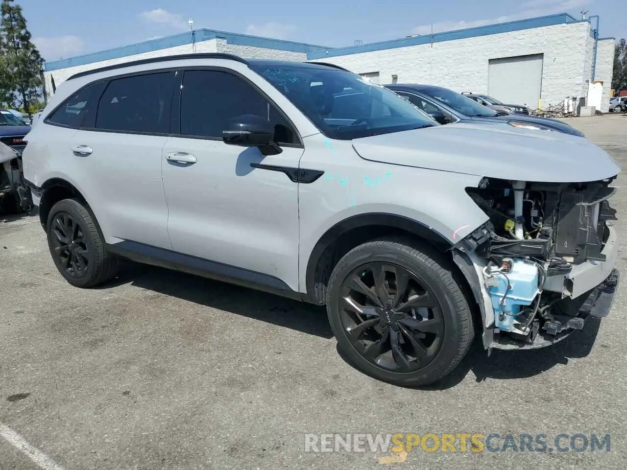 4 Photograph of a damaged car 5XYRKDLF4PG166762 KIA SORENTO 2023