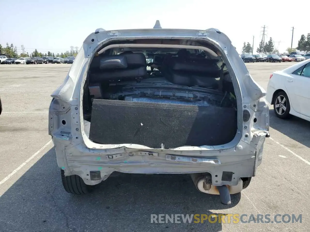 6 Photograph of a damaged car 5XYRKDLF4PG166762 KIA SORENTO 2023
