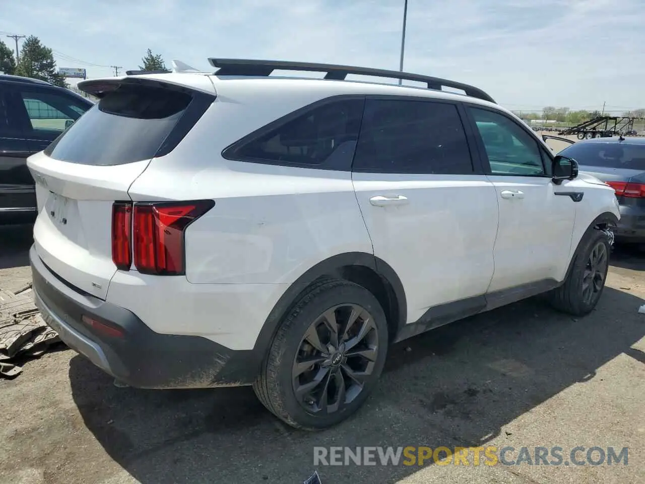3 Photograph of a damaged car 5XYRKDLF5PG228461 KIA SORENTO 2023