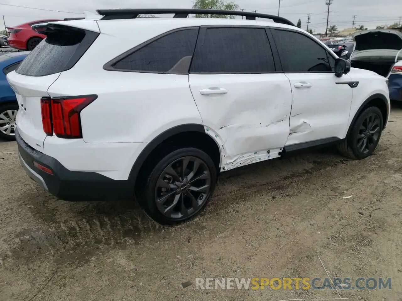 3 Photograph of a damaged car 5XYRKDLF5PG251027 KIA SORENTO 2023
