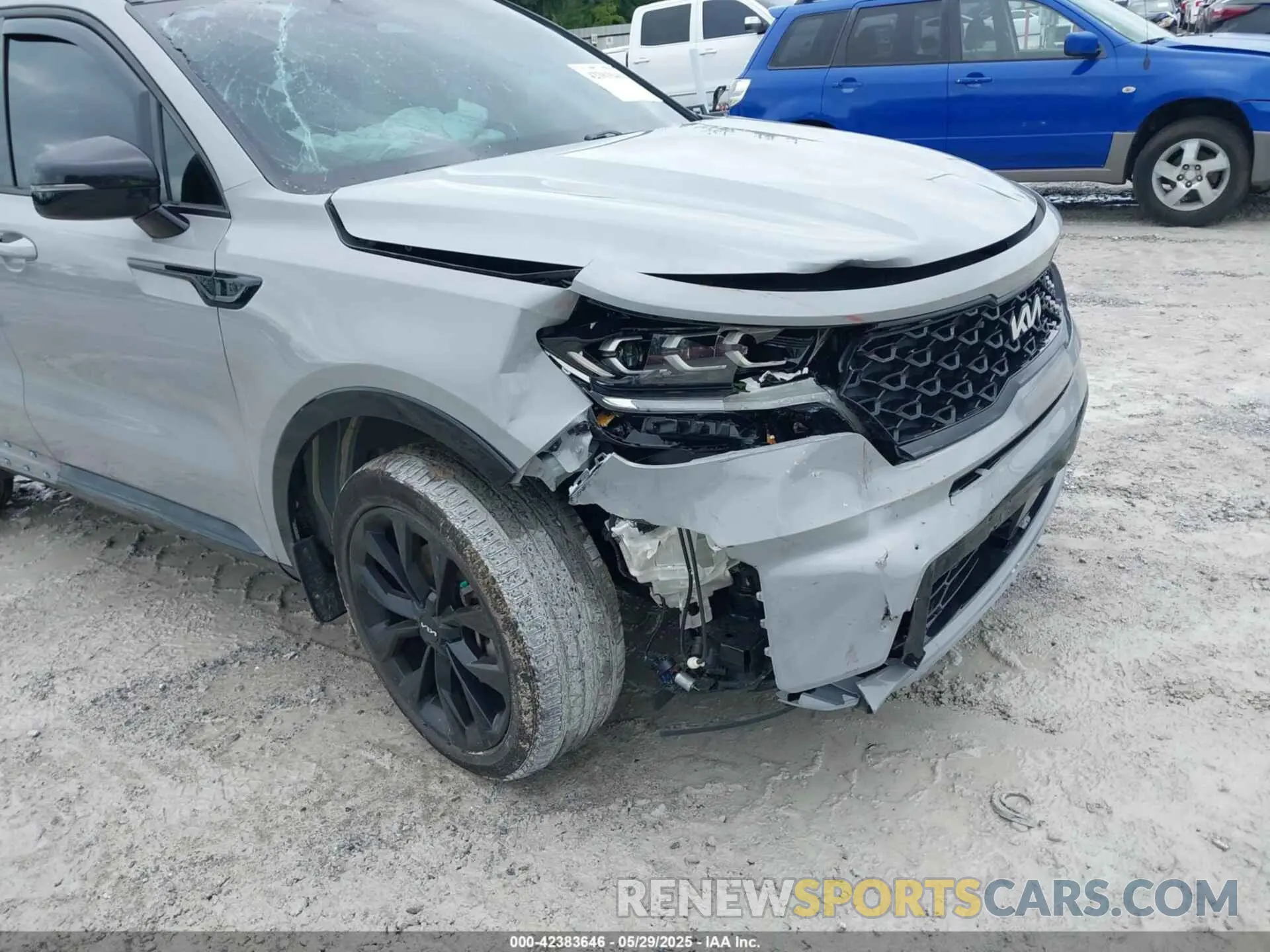 6 Photograph of a damaged car 5XYRKDLF7PG209670 KIA SORENTO 2023