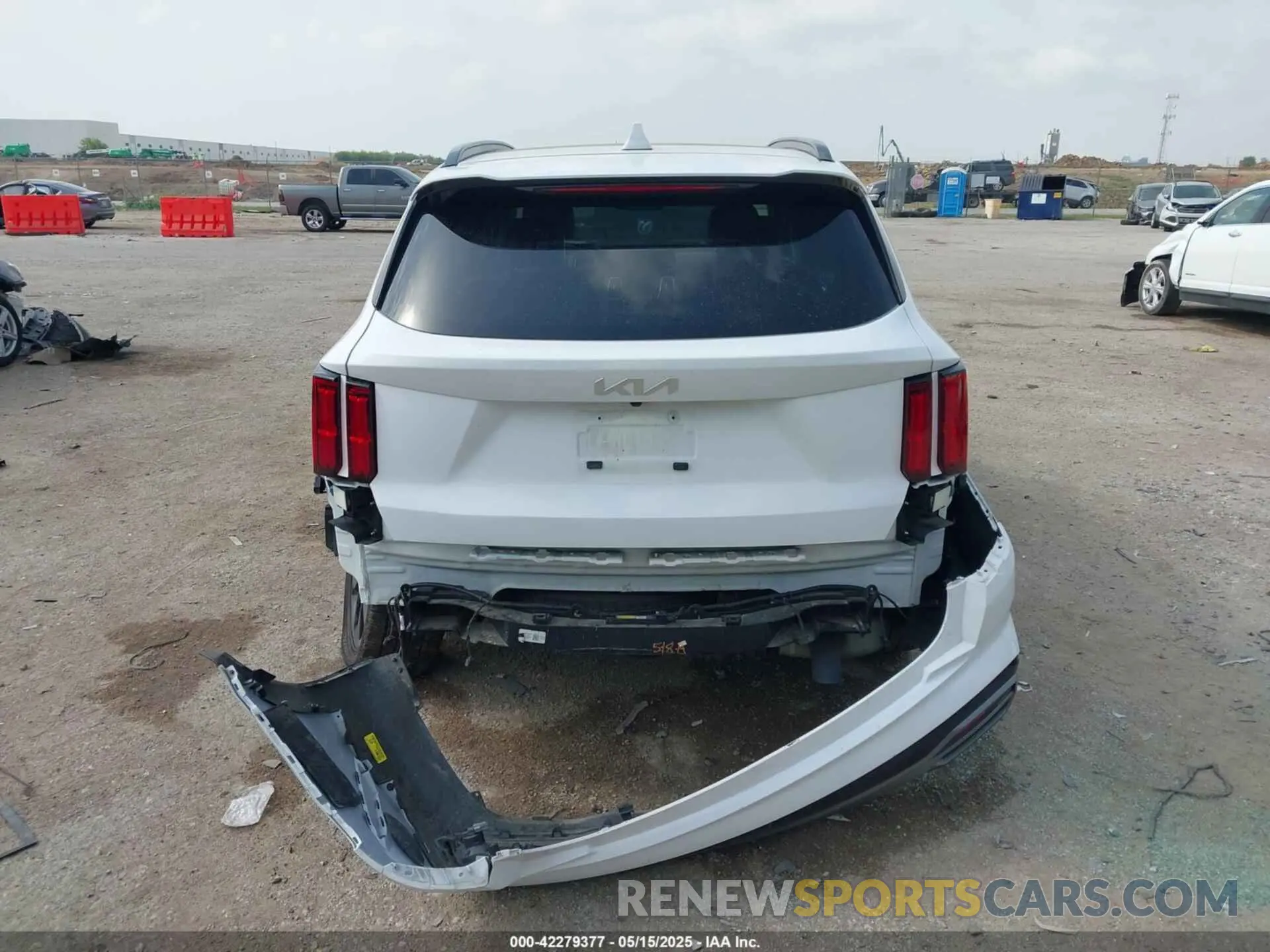 16 Photograph of a damaged car 5XYRKDLF7PG210947 KIA SORENTO 2023