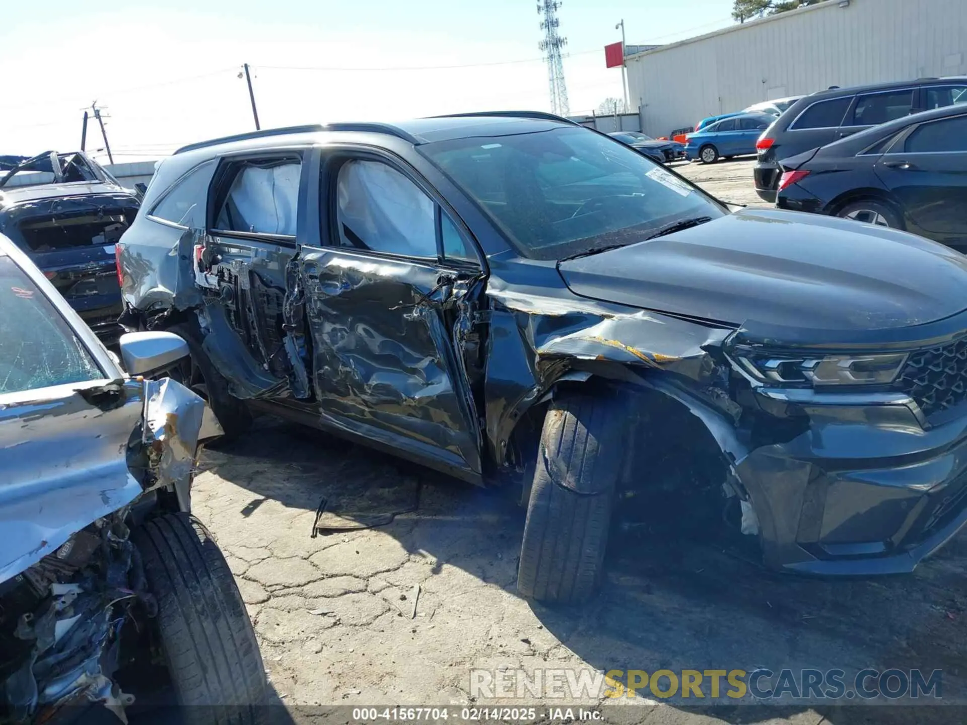 6 Photograph of a damaged car 5XYRKDLF7PG237789 KIA SORENTO 2023