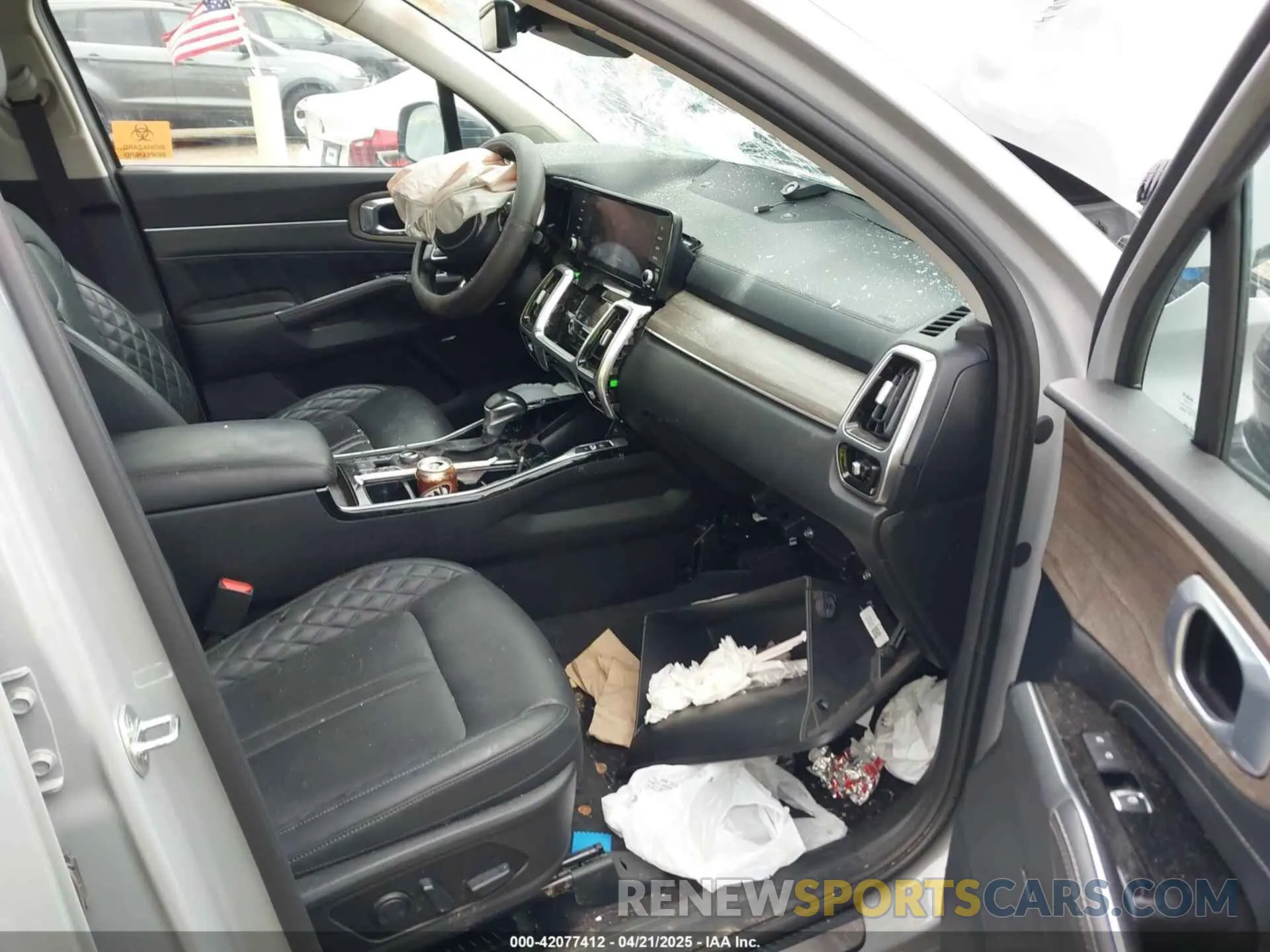 5 Photograph of a damaged car 5XYRKDLF9PG164070 KIA SORENTO 2023