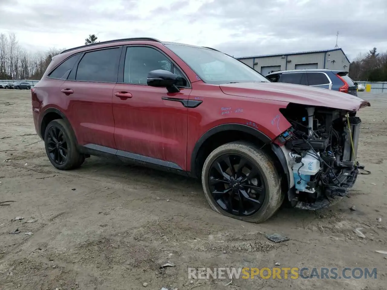 4 Photograph of a damaged car 5XYRKDLF9PG183038 KIA SORENTO 2023