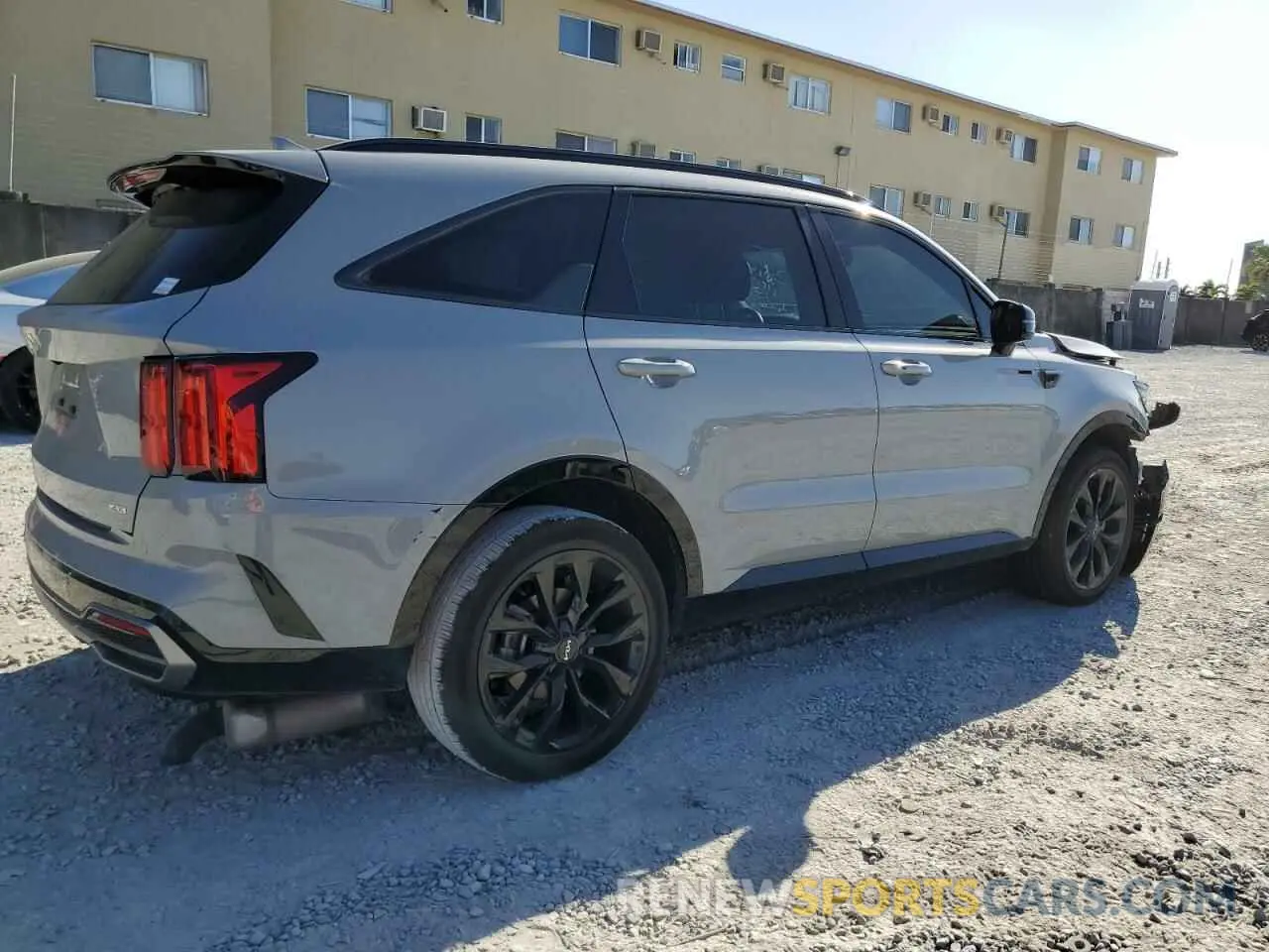 3 Photograph of a damaged car 5XYRKDLFXPG172260 KIA SORENTO 2023