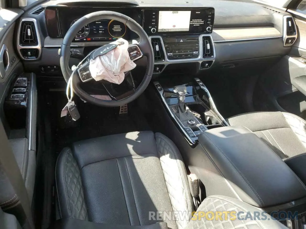 8 Photograph of a damaged car 5XYRKDLFXPG226964 KIA SORENTO 2023