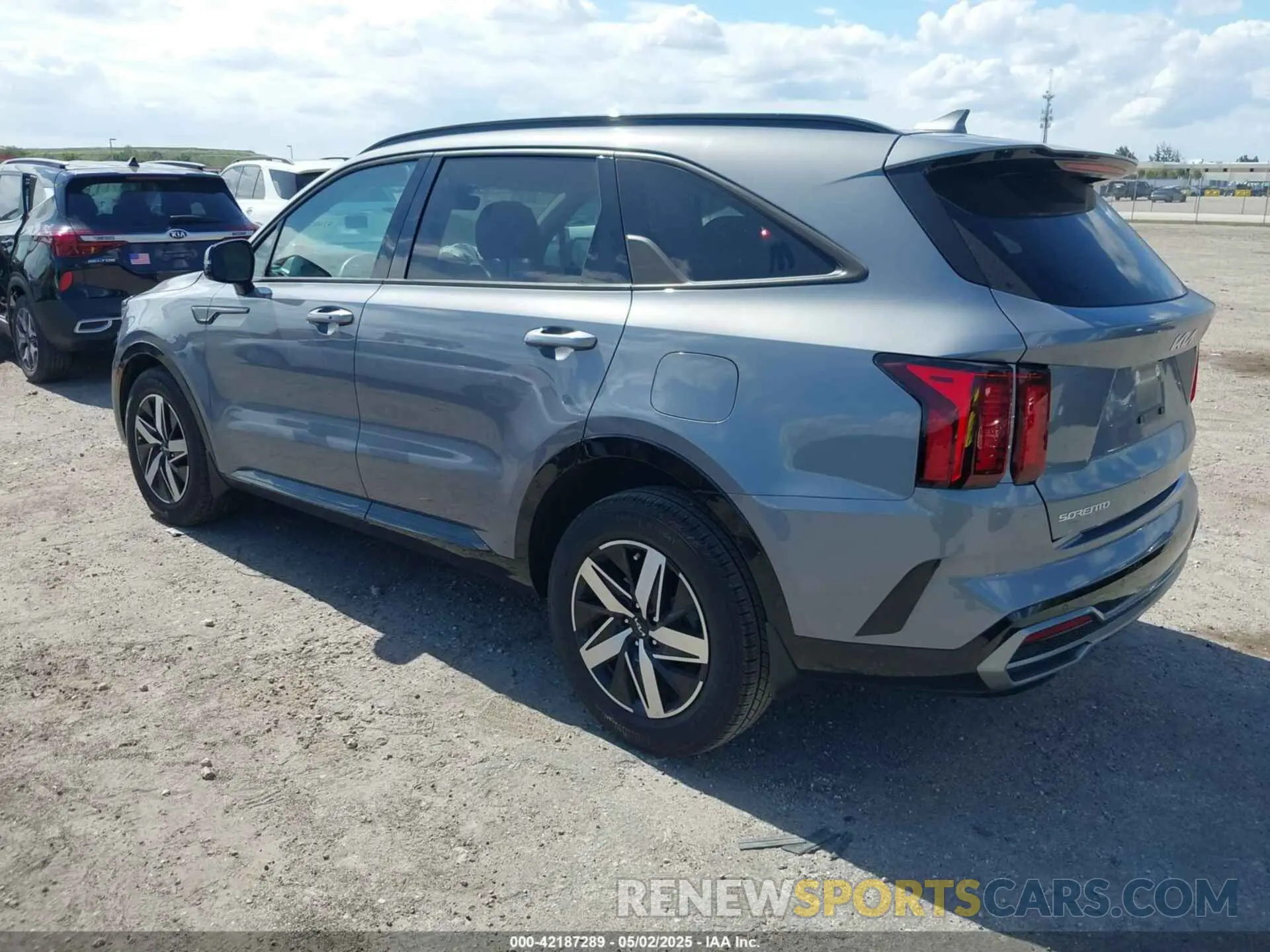 3 Photograph of a damaged car 5XYRL4LC1PG210736 KIA SORENTO 2023