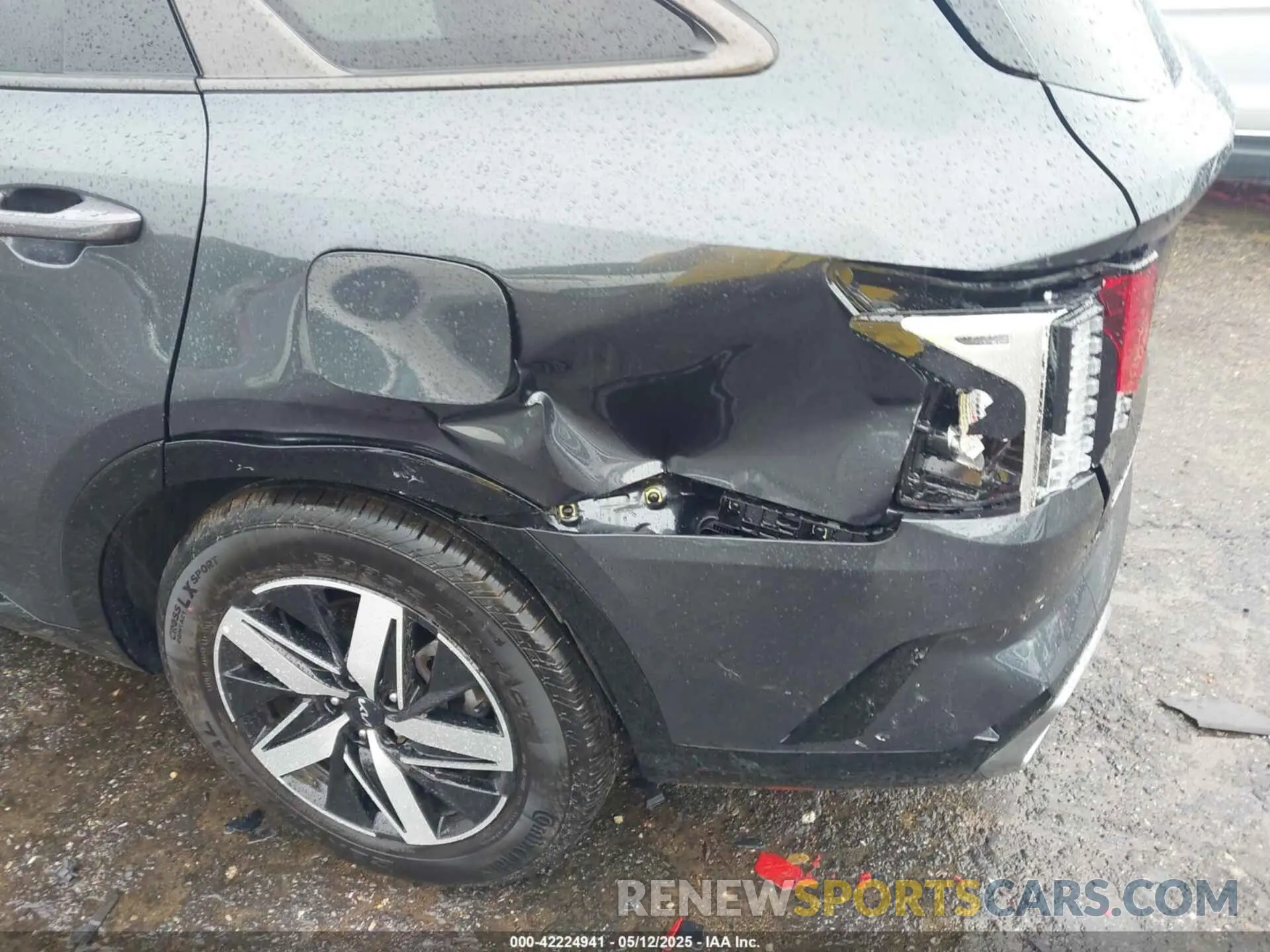 19 Photograph of a damaged car 5XYRL4LC2PG247794 KIA SORENTO 2023