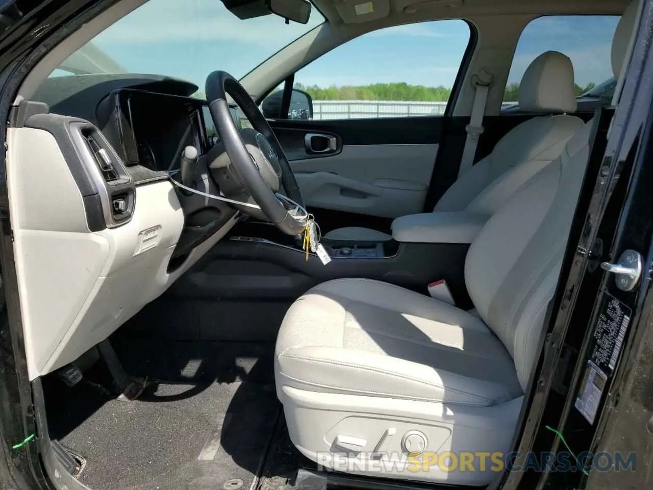 7 Photograph of a damaged car 5XYRL4LC2PG253014 KIA SORENTO 2023