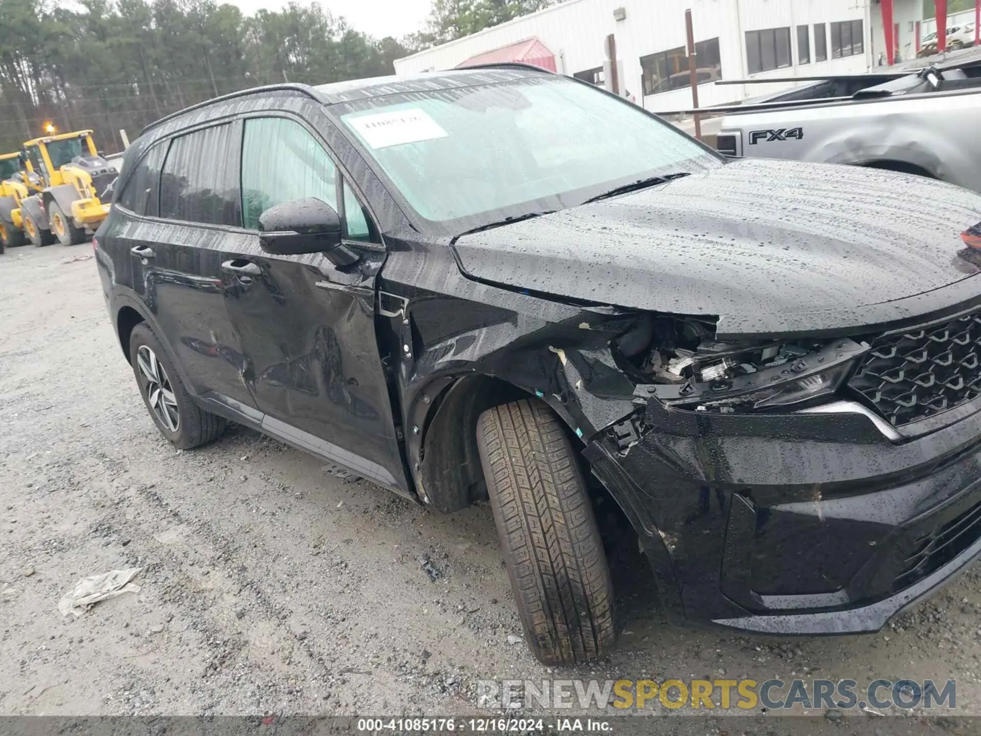 6 Photograph of a damaged car 5XYRL4LC7PG222843 KIA SORENTO 2023
