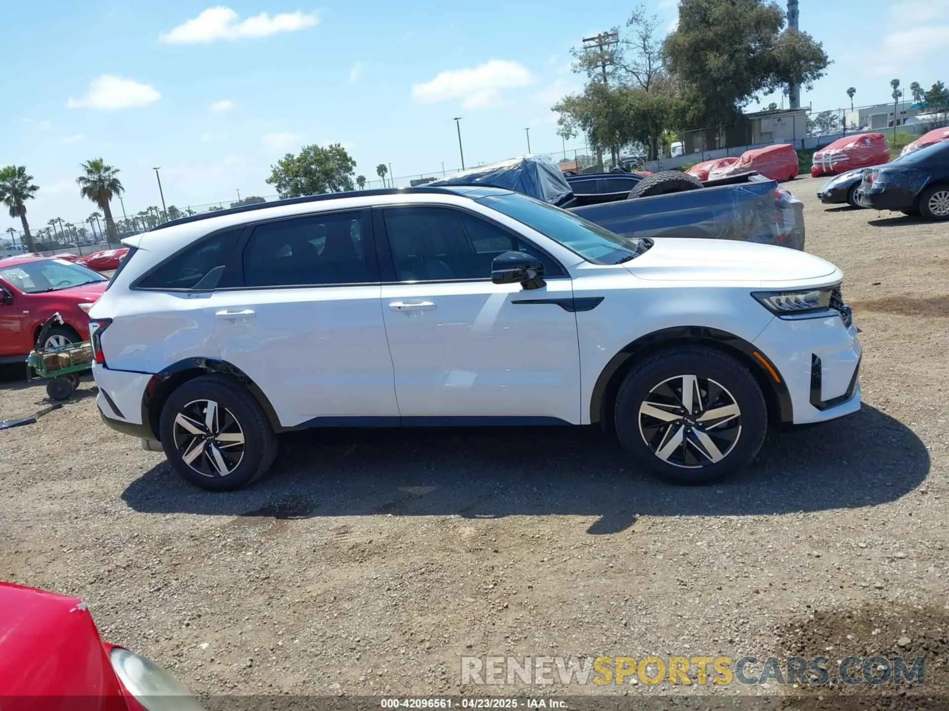 14 Photograph of a damaged car 5XYRL4LCXPG229608 KIA SORENTO 2023