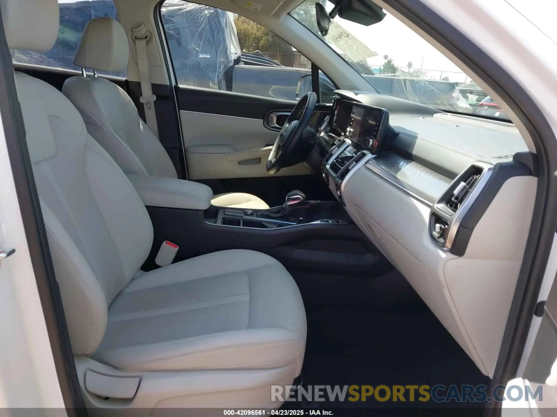5 Photograph of a damaged car 5XYRL4LCXPG229608 KIA SORENTO 2023