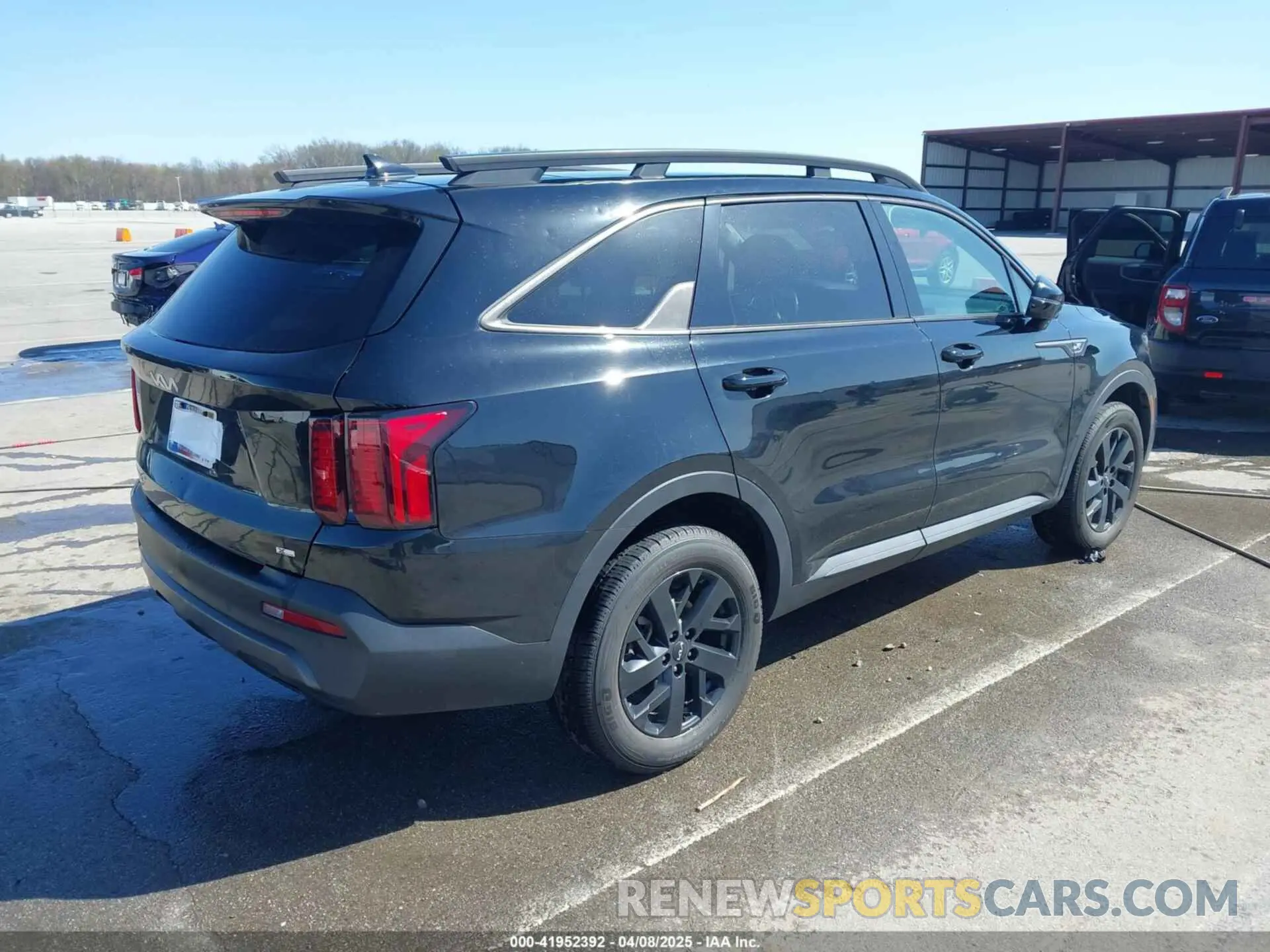 4 Photograph of a damaged car 5XYRLDLC1PG165863 KIA SORENTO 2023