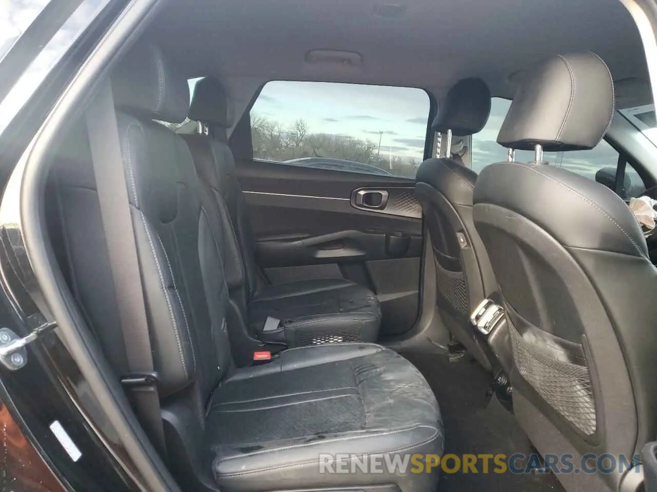 11 Photograph of a damaged car KNDRH4LGXP5187065 KIA SORENTO 2023