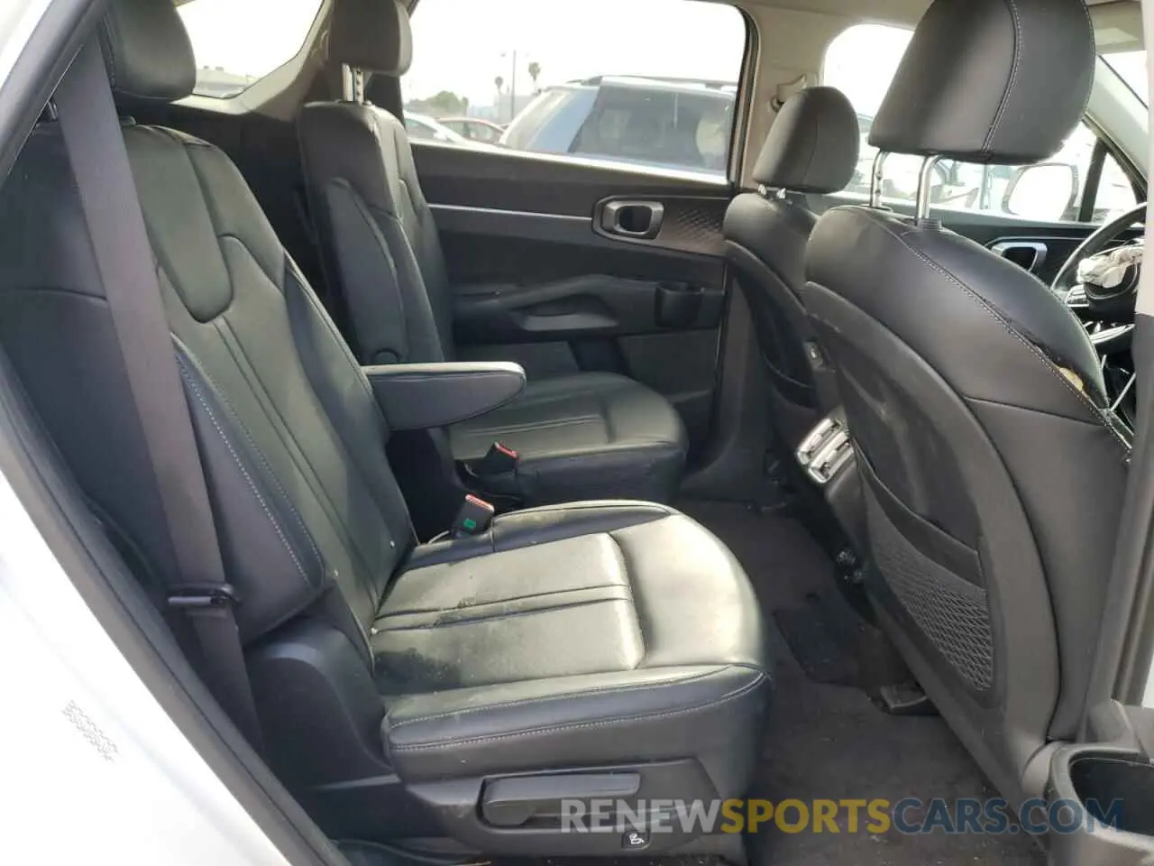 11 Photograph of a damaged car KNDRHDLG0P5161512 KIA SORENTO 2023