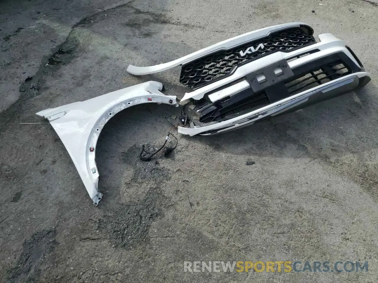 13 Photograph of a damaged car KNDRHDLG0P5161512 KIA SORENTO 2023