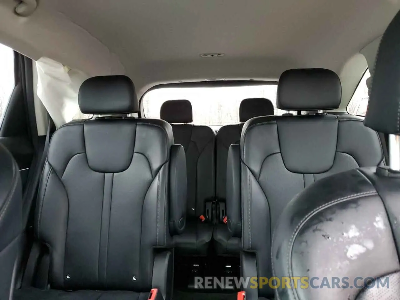 10 Photograph of a damaged car KNDRHDLG7P5168800 KIA SORENTO 2023