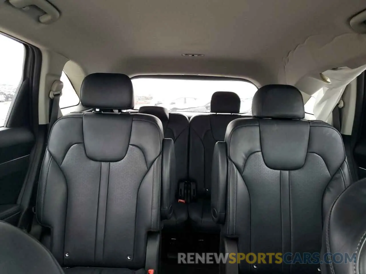10 Photograph of a damaged car KNDRHDLG9P5223960 KIA SORENTO 2023