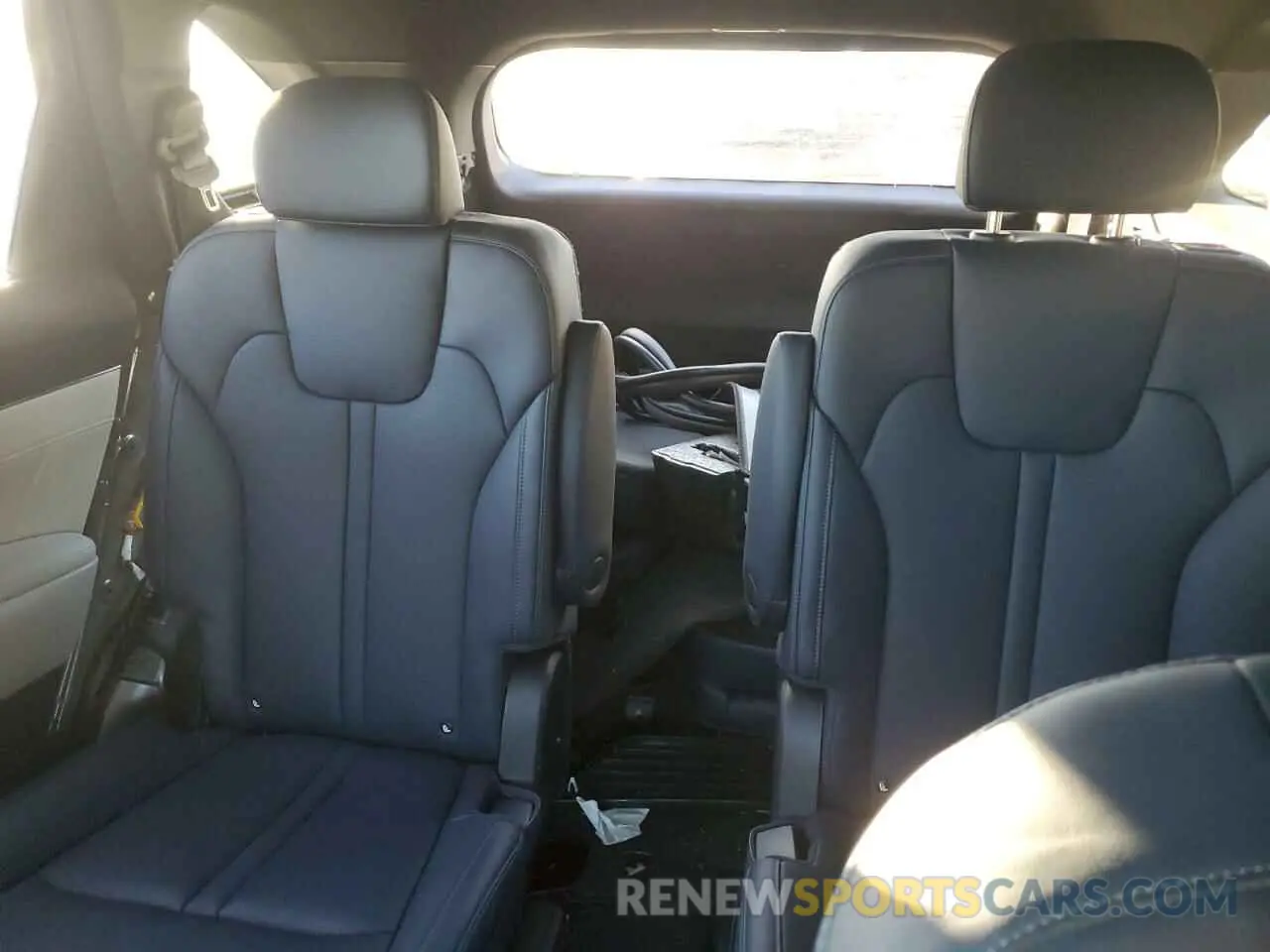 10 Photograph of a damaged car KNDRKDLG6P5194371 KIA SORENTO 2023