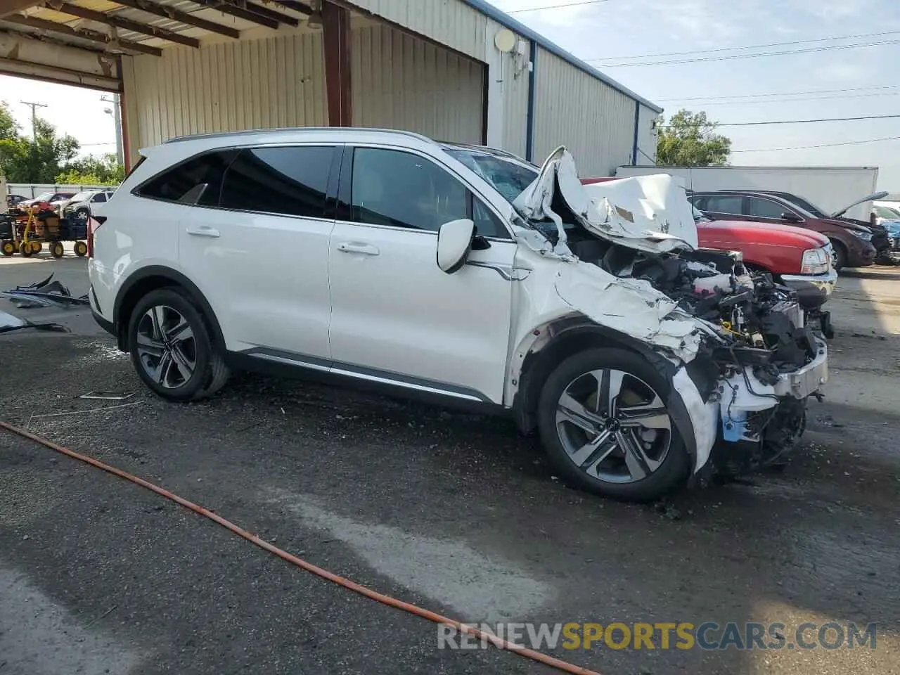 4 Photograph of a damaged car KNDRKDLG8P5177281 KIA SORENTO 2023