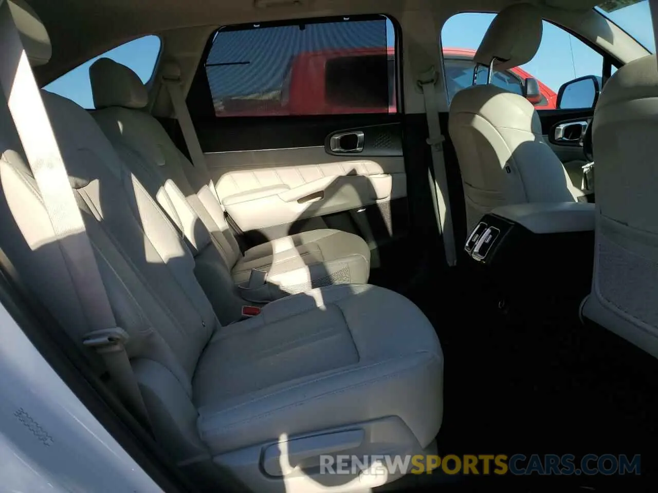11 Photograph of a damaged car KNDRMDLH1P5213704 KIA SORENTO 2023