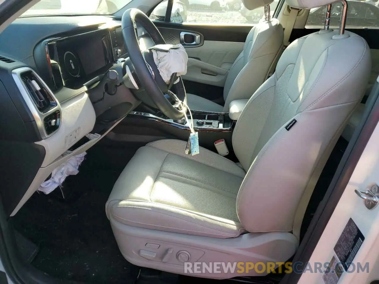 7 Photograph of a damaged car KNDRMDLH1P5213704 KIA SORENTO 2023