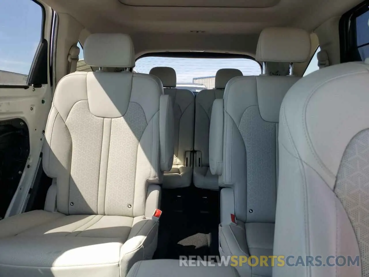 10 Photograph of a damaged car KNDRMDLH7P5186833 KIA SORENTO 2023