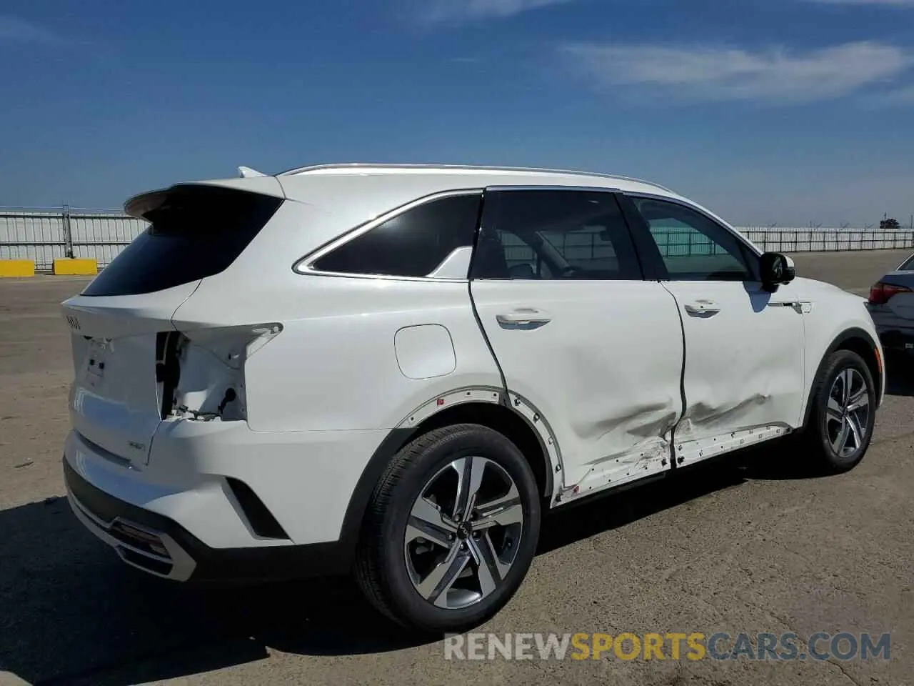 3 Photograph of a damaged car KNDRMDLH7P5186833 KIA SORENTO 2023