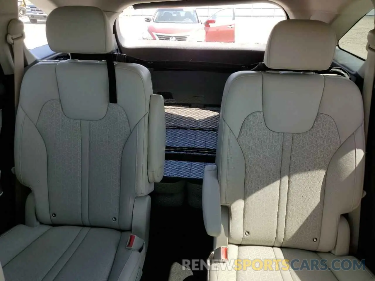 10 Photograph of a damaged car KNDRMDLHXP5165023 KIA SORENTO 2023
