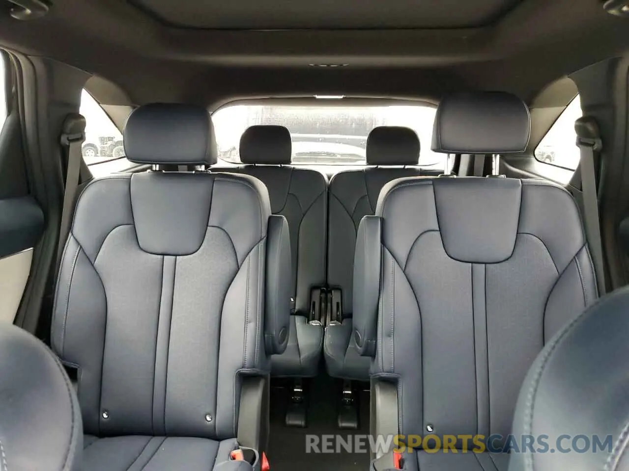 10 Photograph of a damaged car KNDRMDLHXP5213992 KIA SORENTO 2023