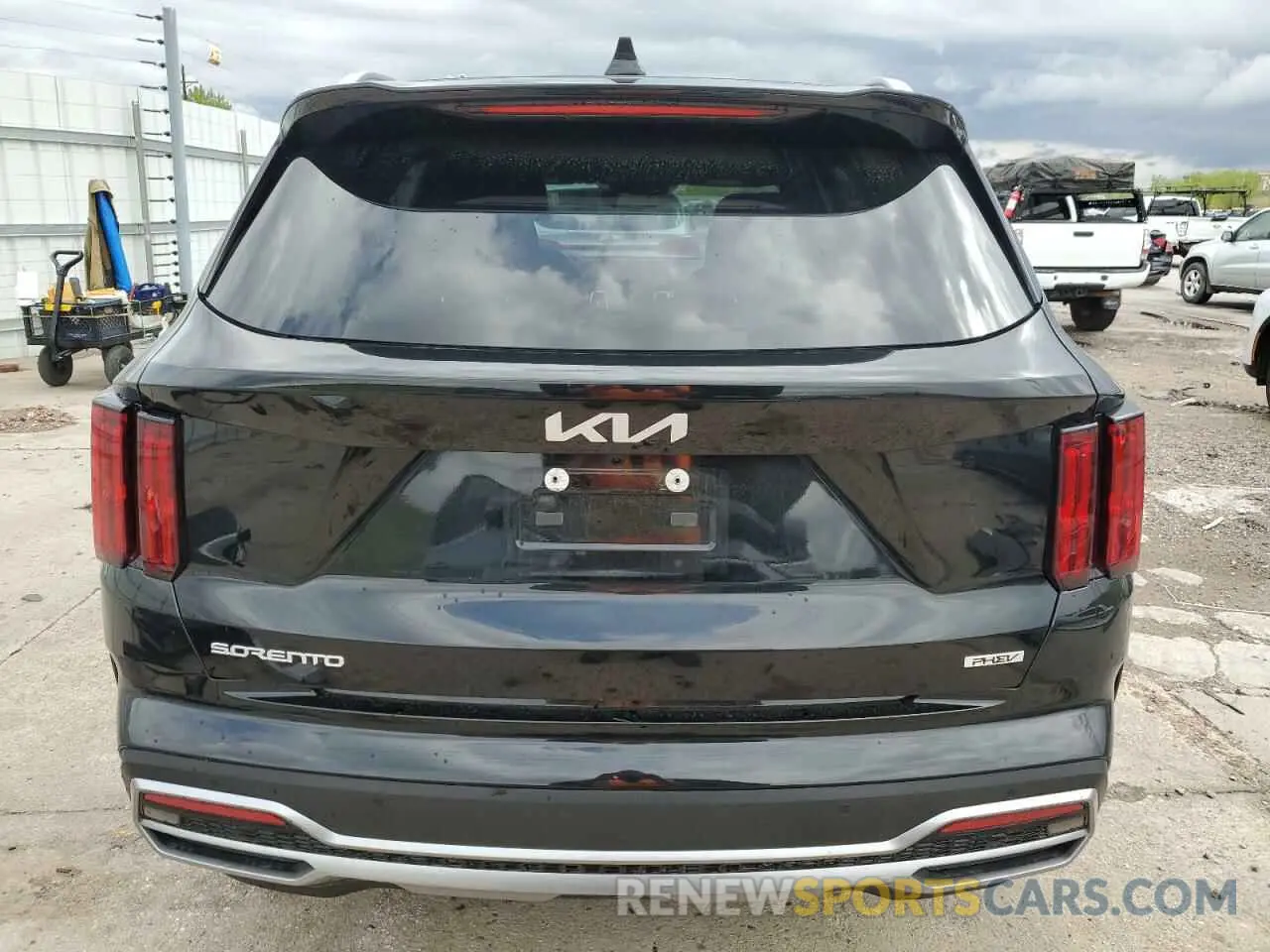 6 Photograph of a damaged car KNDRMDLHXP5213992 KIA SORENTO 2023