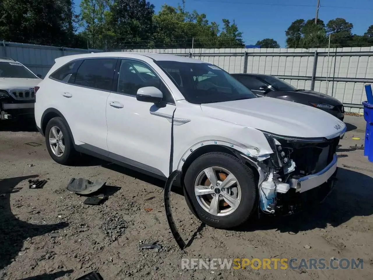 4 Photograph of a damaged car 5XYRG4JC0RG289262 KIA SORENTO 2024