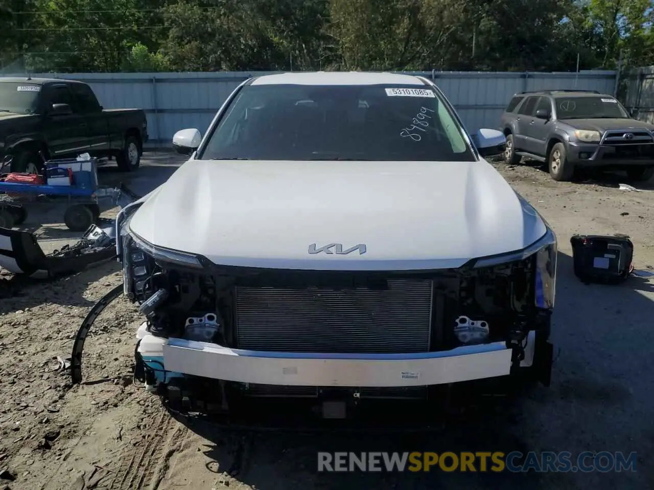 5 Photograph of a damaged car 5XYRG4JC0RG289262 KIA SORENTO 2024